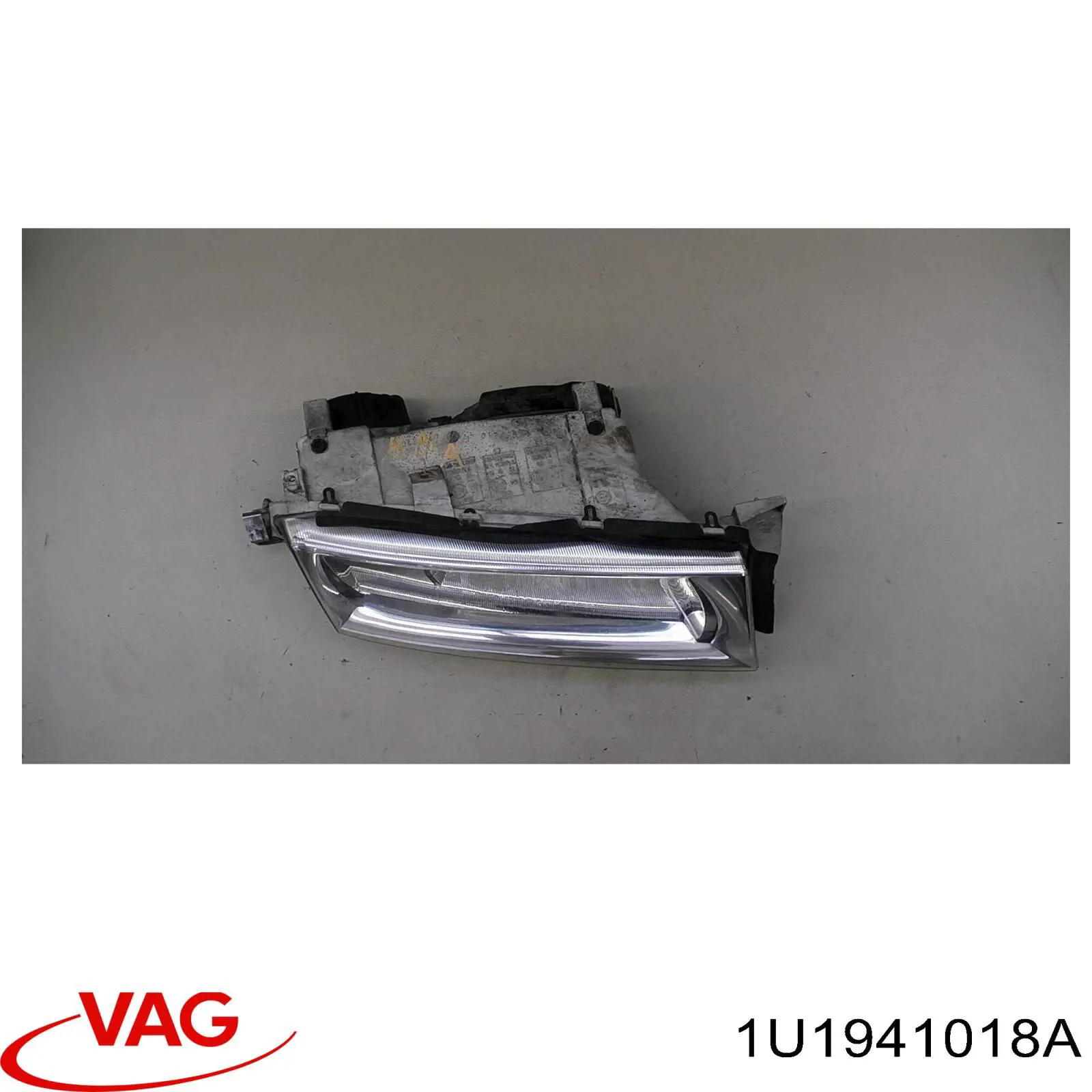 Фара правая VAG 24608600 ціна, від 59.37 USD