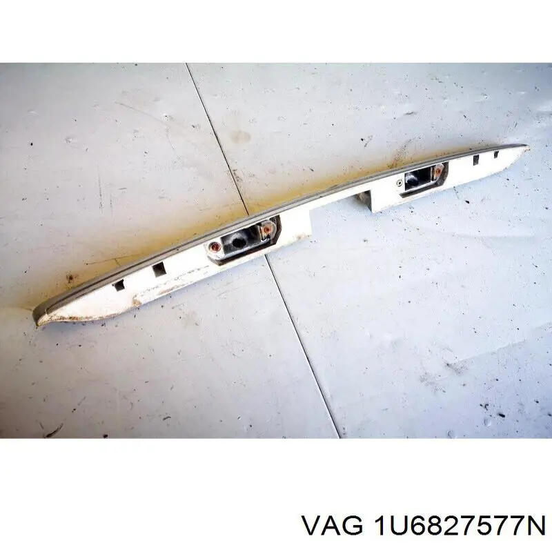 Молдинг кришки багажника VAG 1U6827577N ціна, від 31.66 USD