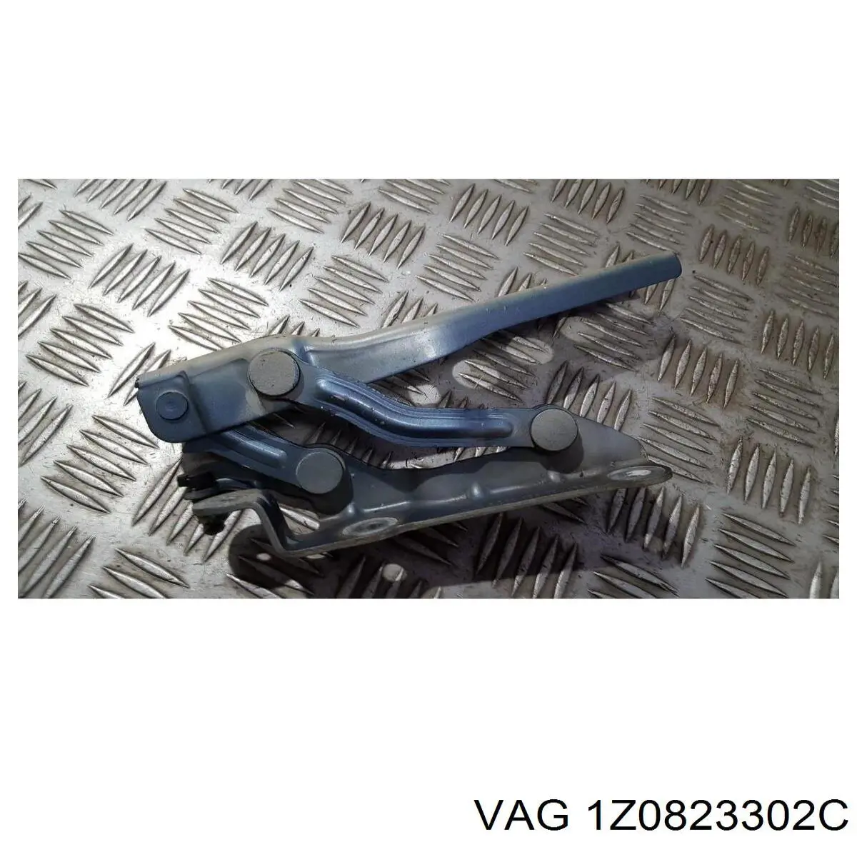 Завіса капота права Vika 88230888601 ціна, від 8.43 USD