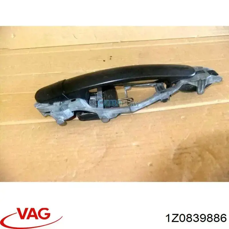 Тримач зовнішньої ручки дверей, задніх правих VAG 1Z0839886 ціна, від 6.33 USD