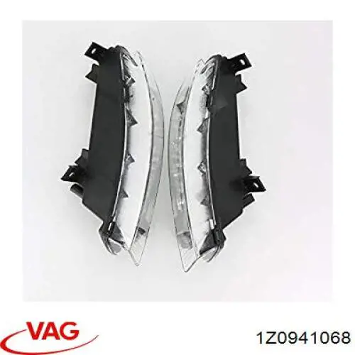 Туманка права VAG 1Z0941068 ціна, від 213.31 USD