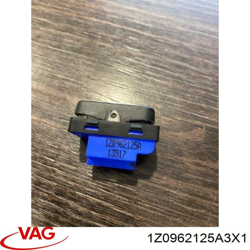 Вимикач центрального замка 99620756501 Vika