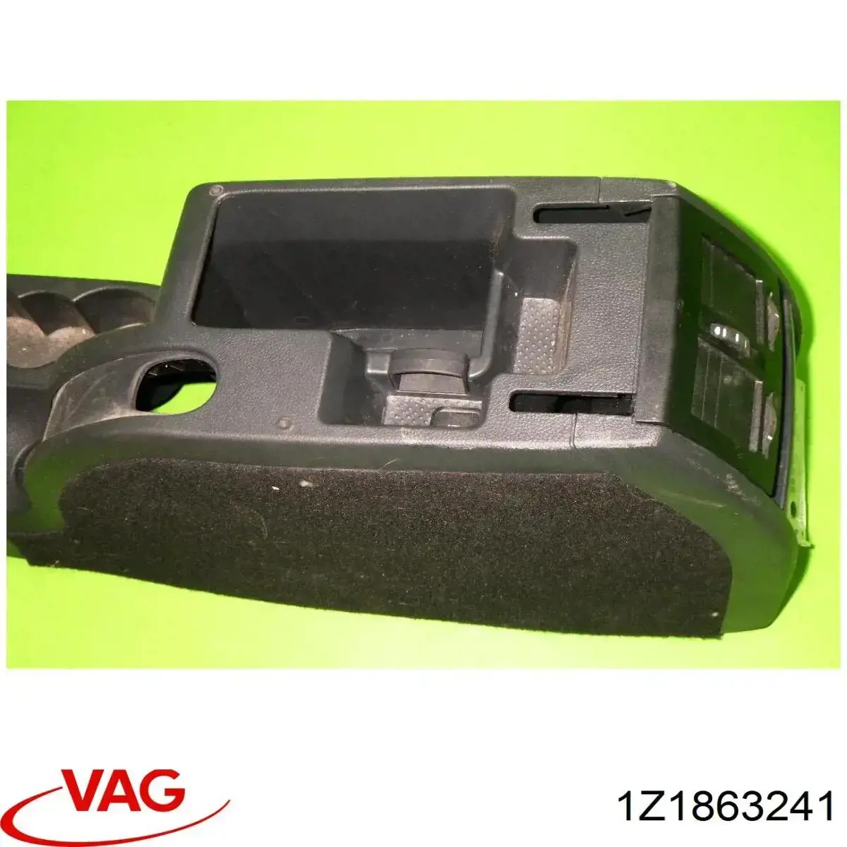 Купити 1Z1863241 VAG Консоль панелі приладів