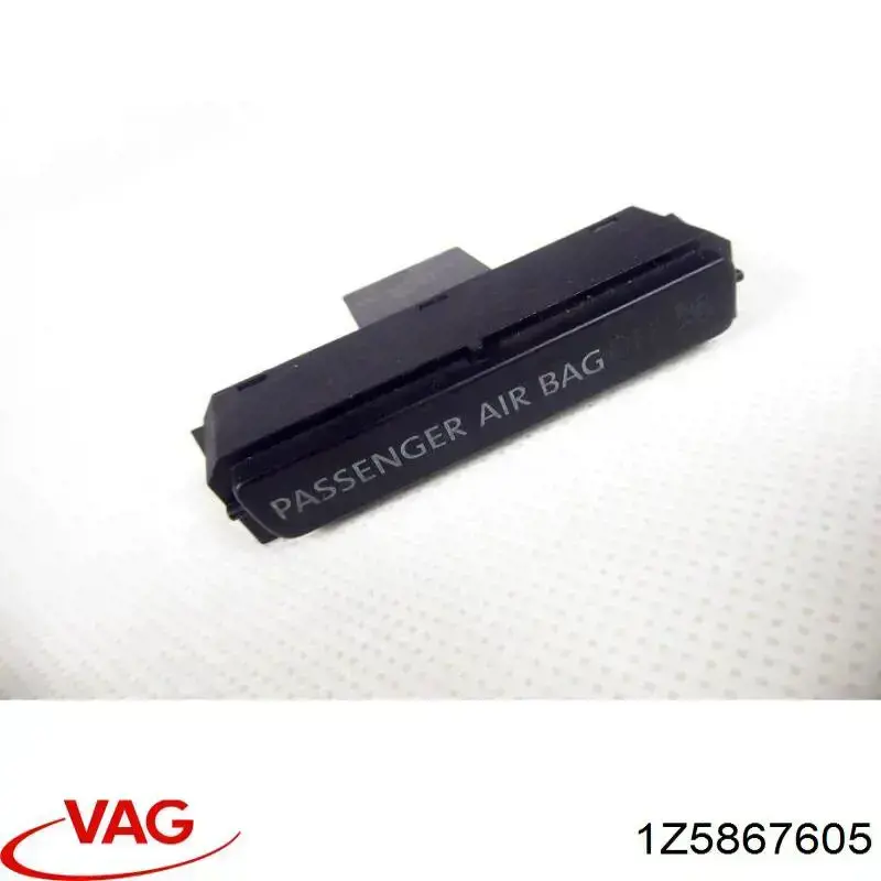 Обшивка-облицювання п'ятих дверей VAG 1Z5867605 ціна, від 6.37 USD