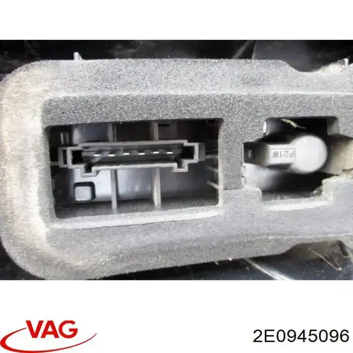 Купити 2E0945096 VAG Задня права фара