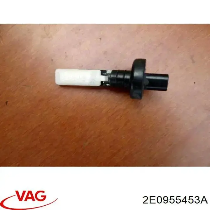 2E0955453A Mercedes Бачок склоомивача