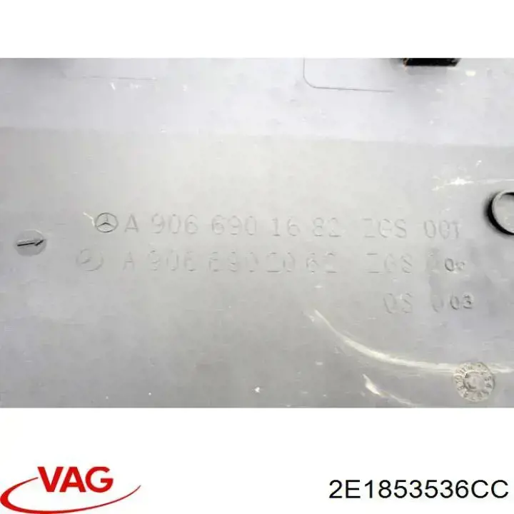 Накладка заднього правого крила A9066901682 Mercedes