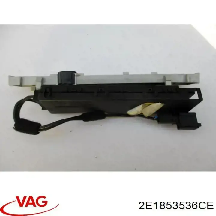 Накладка переднього правого крила VAG 2E1853536CE ціна, від 6.20 USD