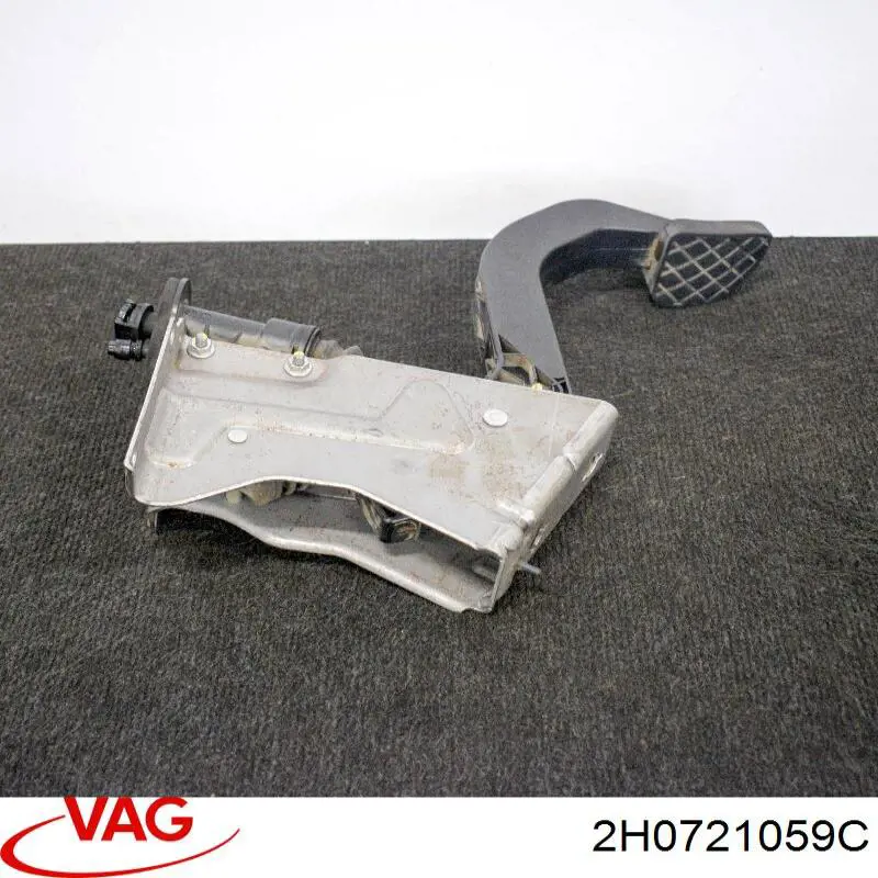 Купити 2H0721059C VAG Педаль зчеплення