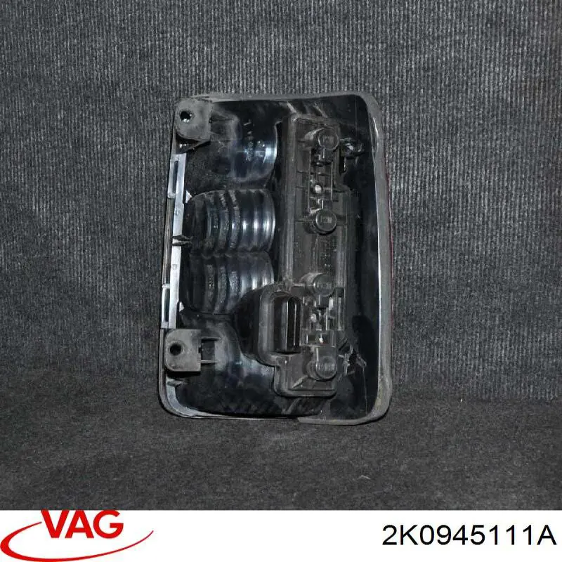 Ліхтар задній лівий VAG 2K0945111A ціна, від 36.69 USD