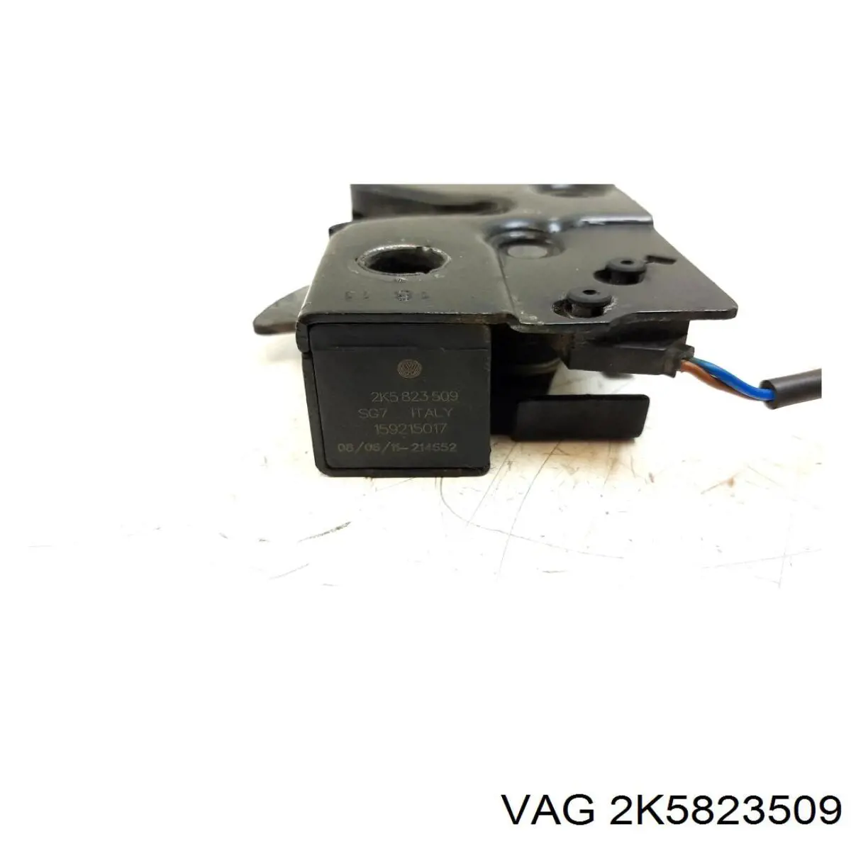 Замок капота 2K5823509 VAG
