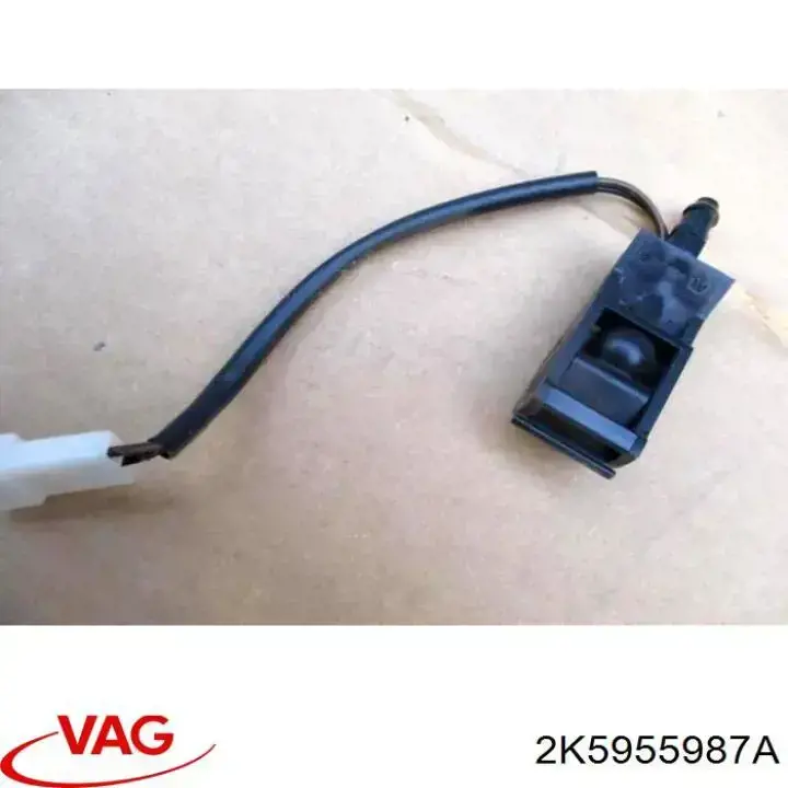 Форсунка омивача скла лобового, ліва 2H0955987A VAG