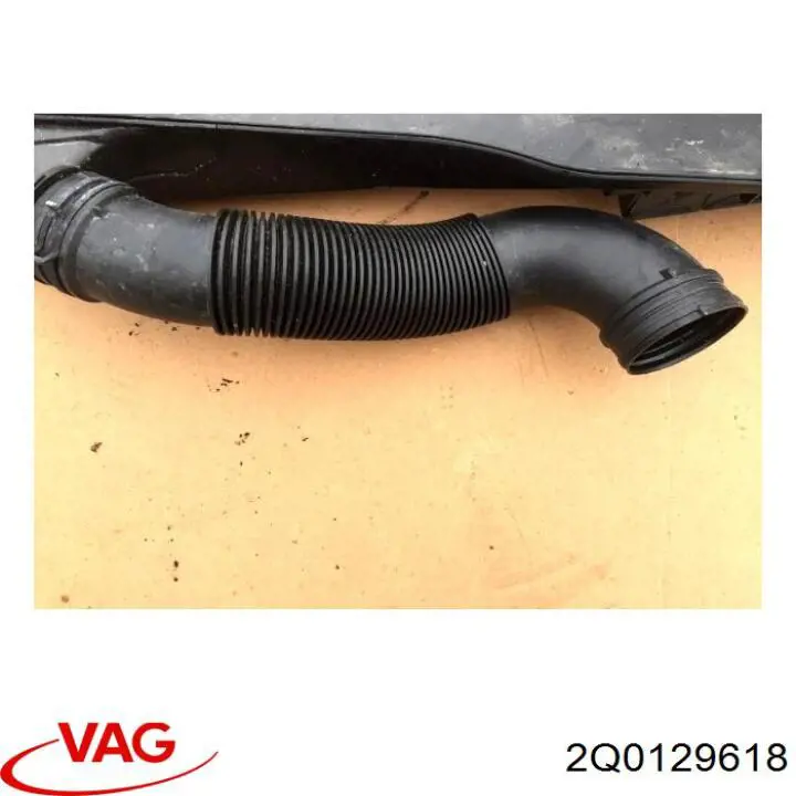 Патрубок повітряний, вхід повітряного фільтра VAG 2Q0129618 ціна, від 31.65 USD