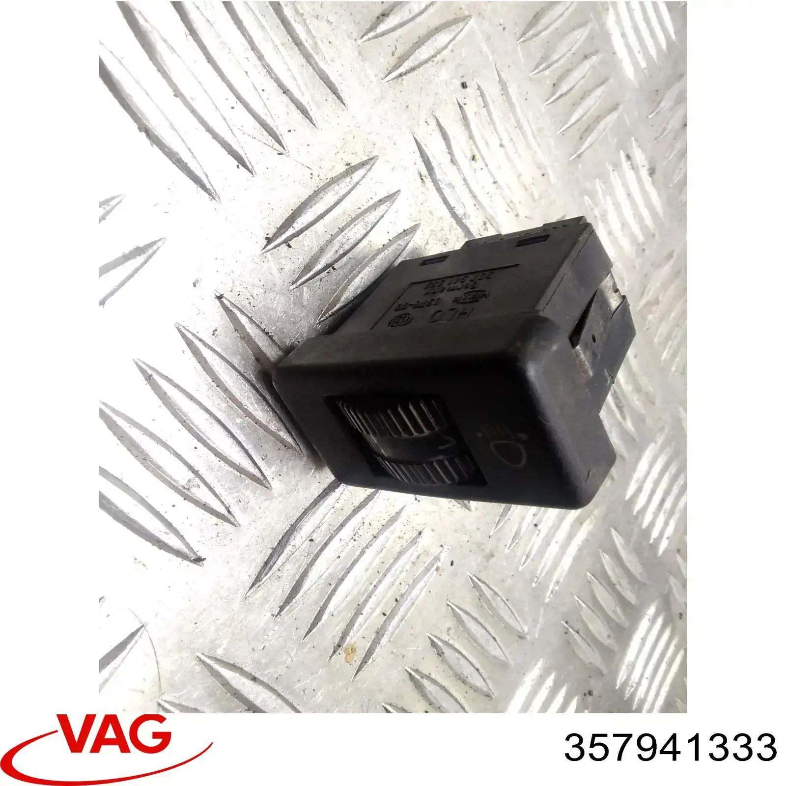 Кнопка коректора фар VAG 357941333 ціна, від 1.12 USD
