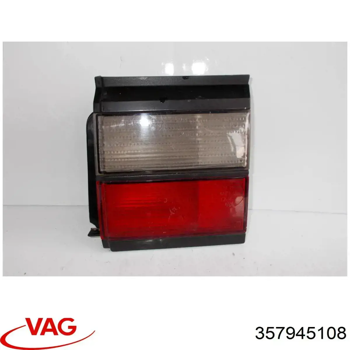 Стоп задній VAG 357945108 ціна, від 2.25 USD