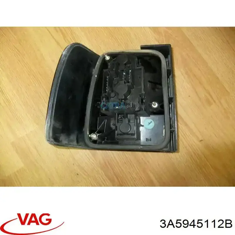 3A5945112B VAG Задній правий зовнішній ліхтар