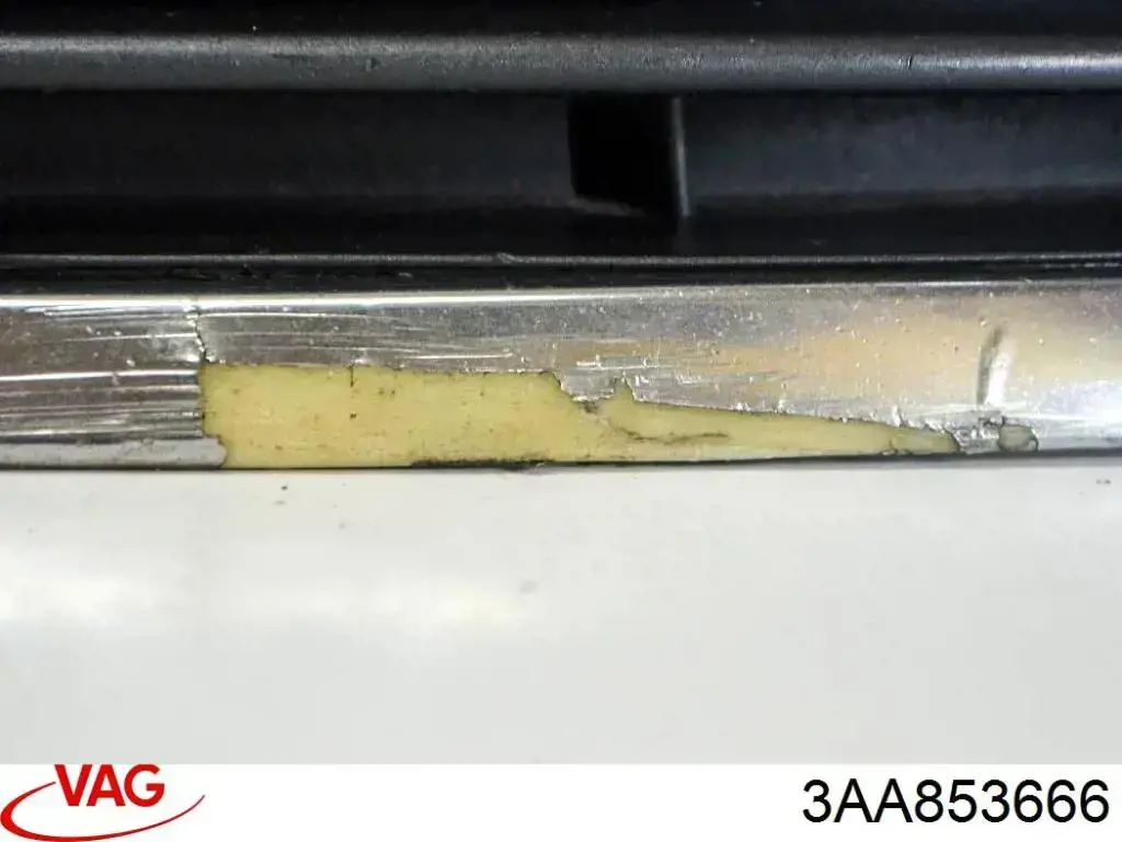 3AA853666 VAG Заглушка, решітка протитуманних фар бампера переднього, права