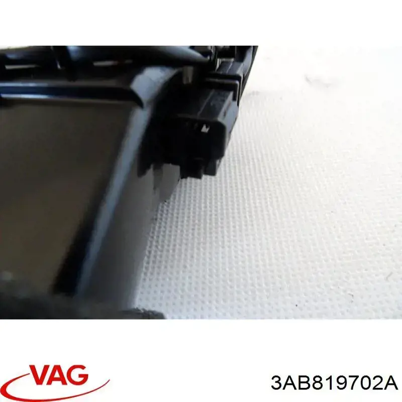 Решітка повітроводу VAG 3AB819702A