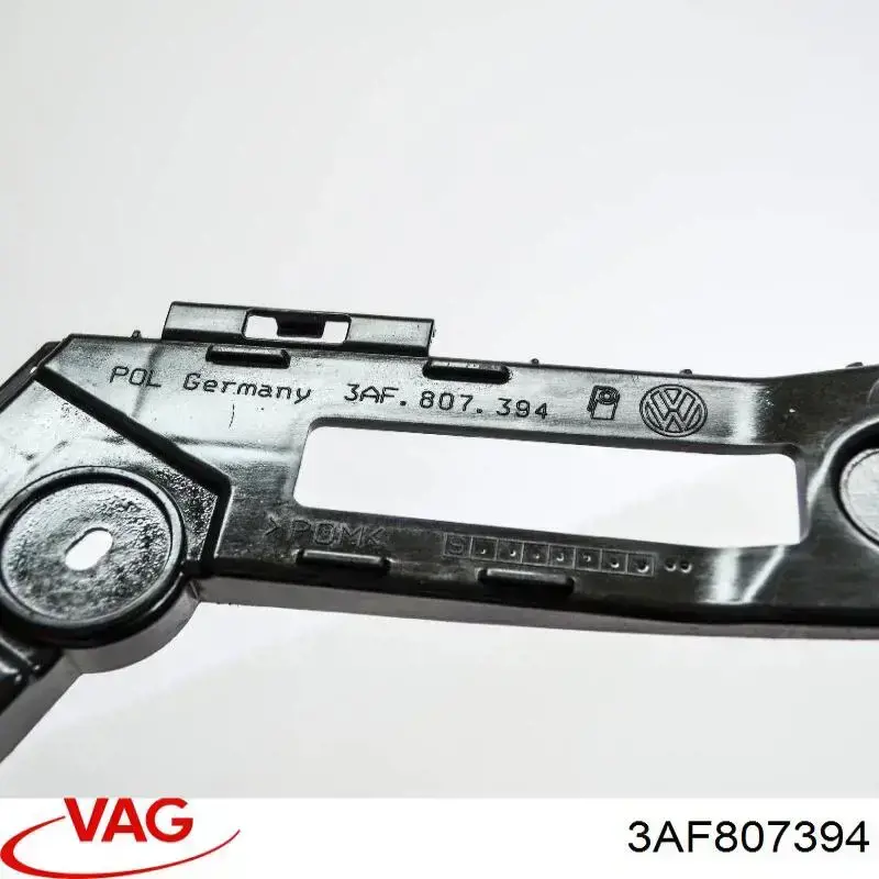 Направляюча заднього бампера, права VAG 3AF807394 ціна, від 18.56 USD
