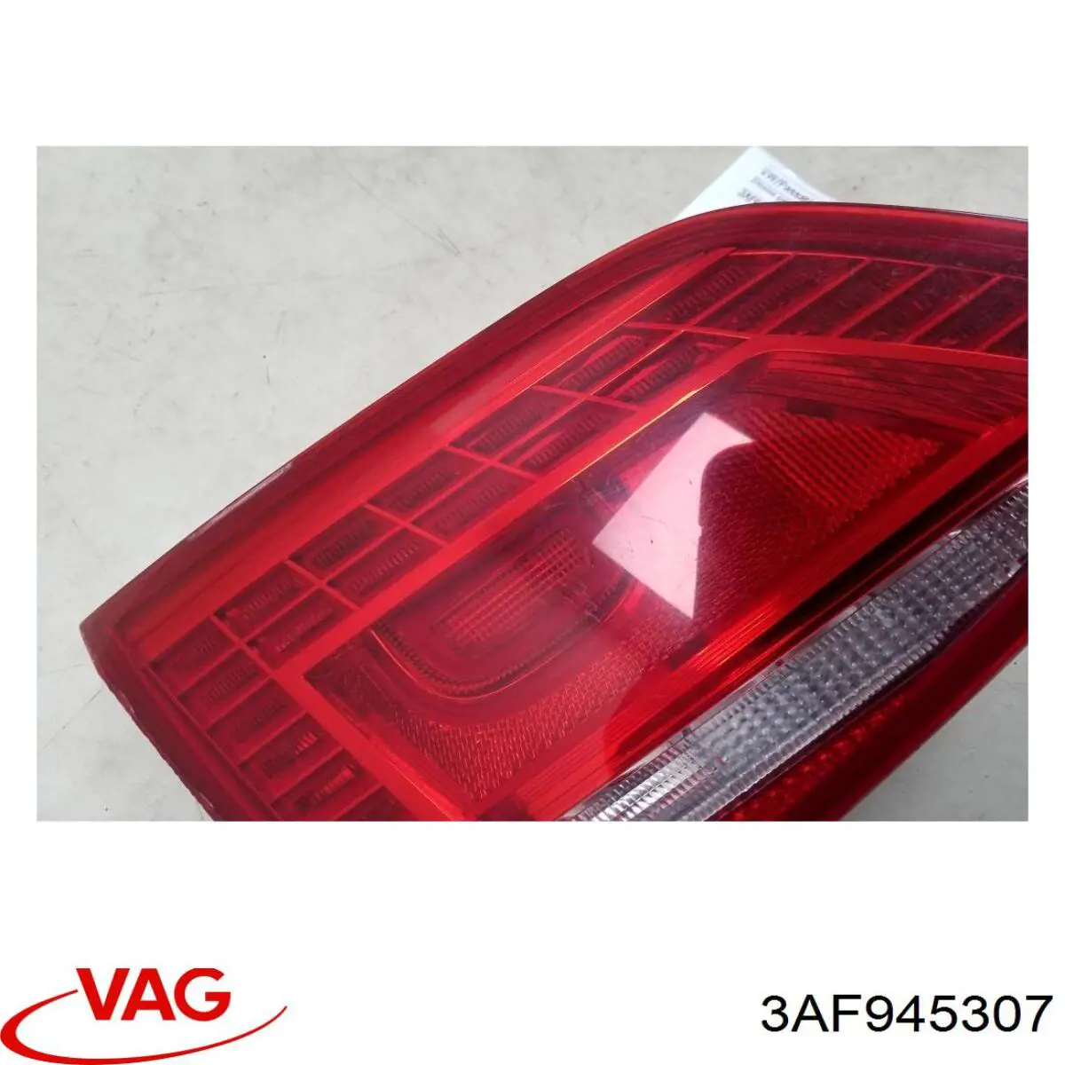3AF945307 VAG Задня ліва внутрішня фара