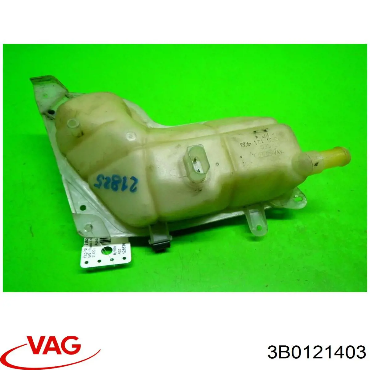 Бачок системи охолодження двигуна розширювальний VAG 3B0121403 ціна, від 15.20 USD