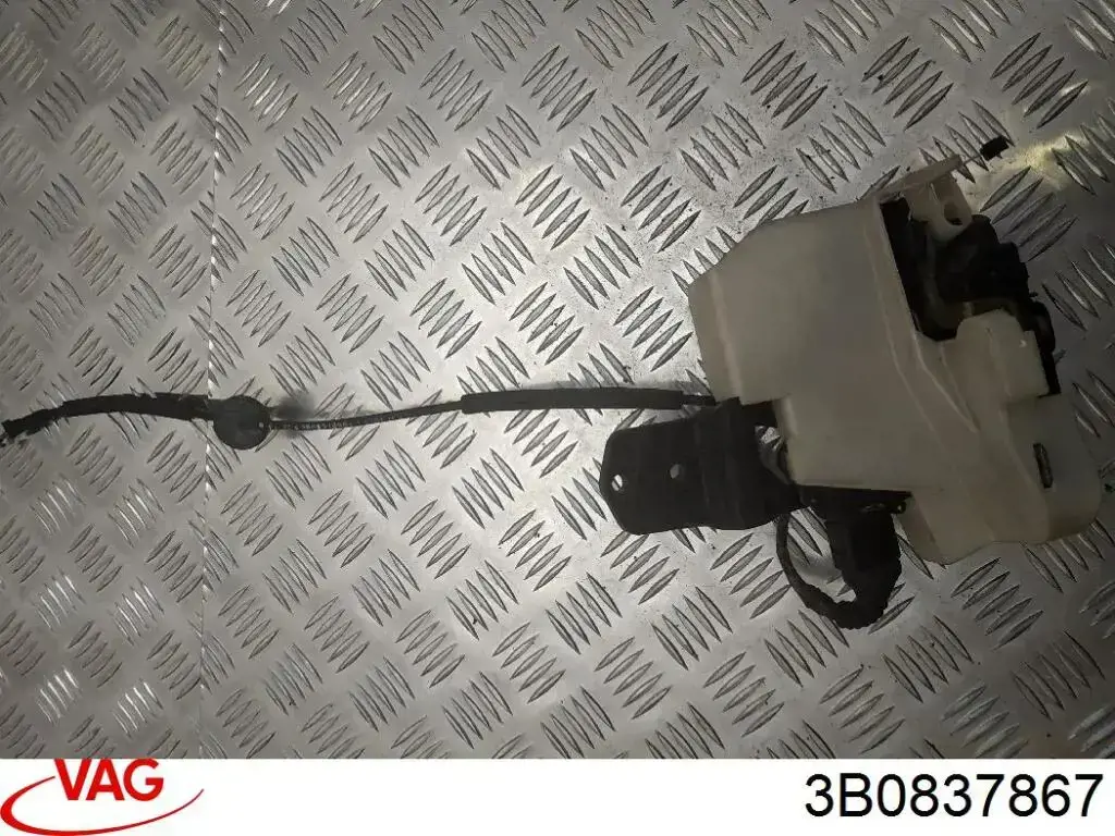 Замок дверей водія VAG 3B0837867