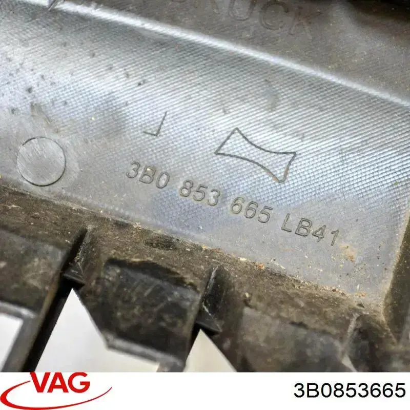 Решітка протитуманних фар ліва Diamond/DPA 88530608402