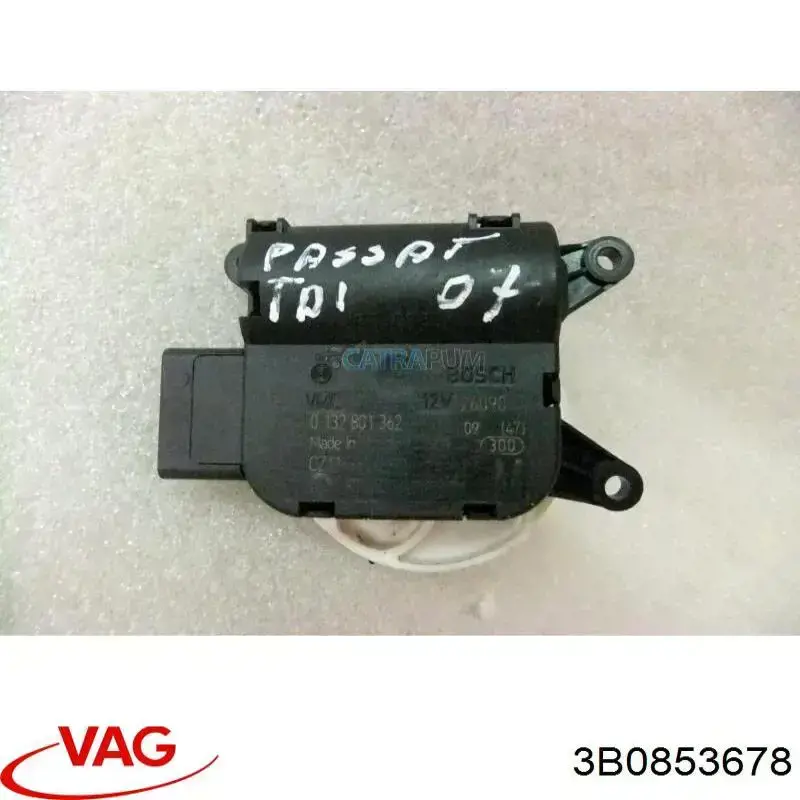 Решітка переднього бампера, права VAG 3B0853678