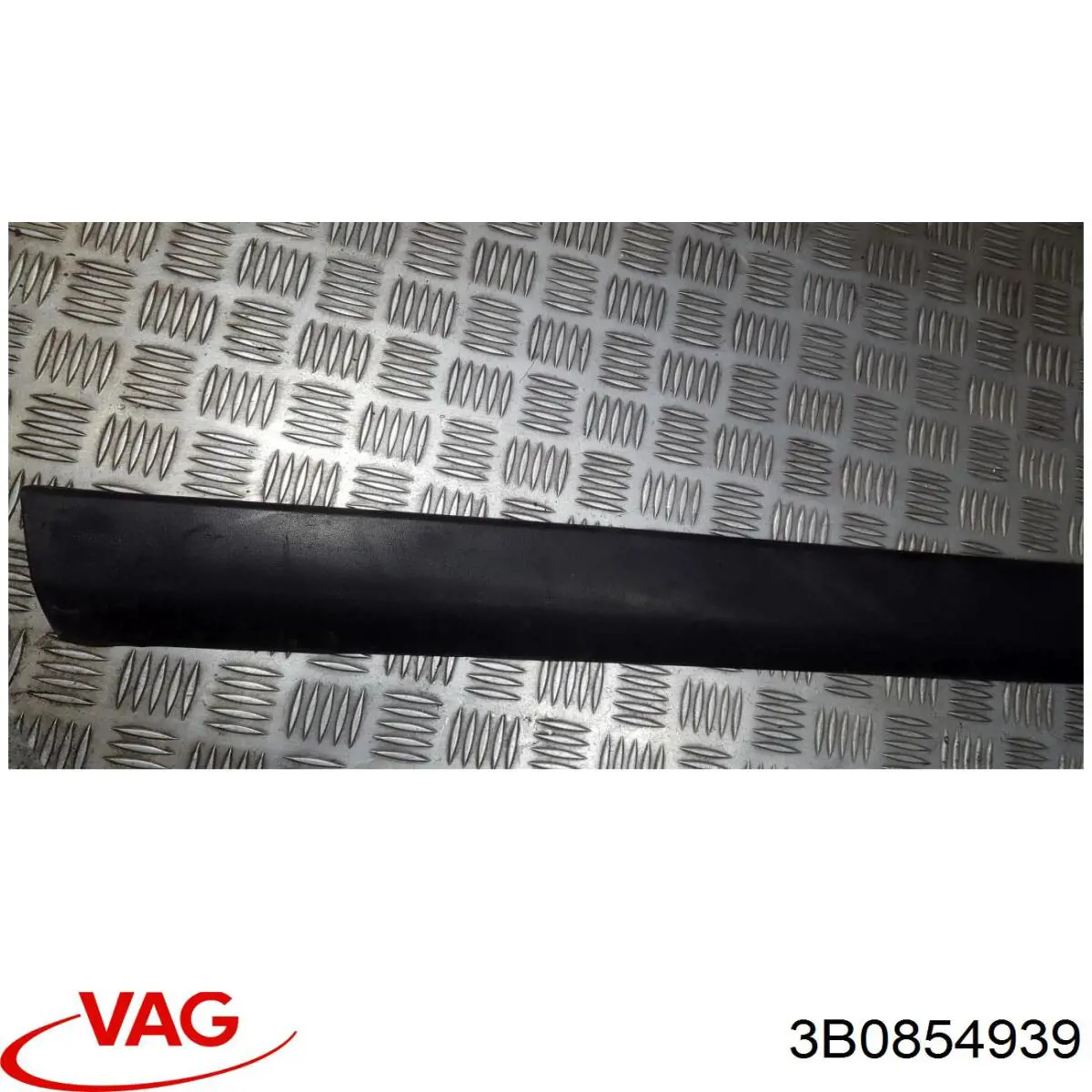 3B0854939 VAG Накладка передніх лівих дверей