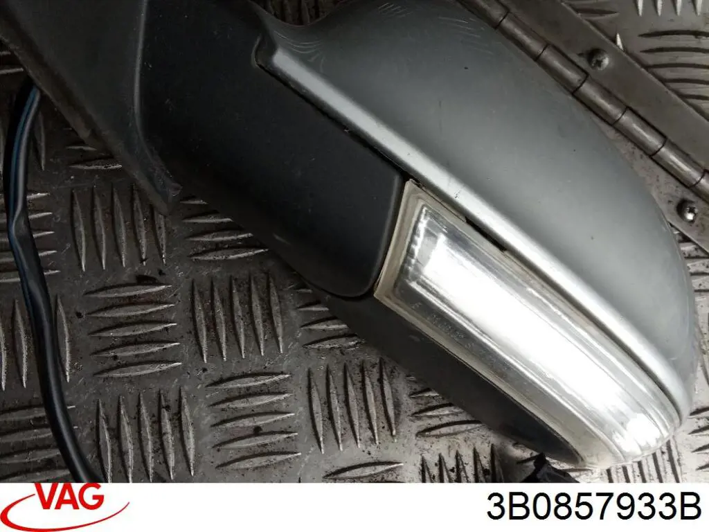  VAG 3B0857933B ціна, від 33.86 USD