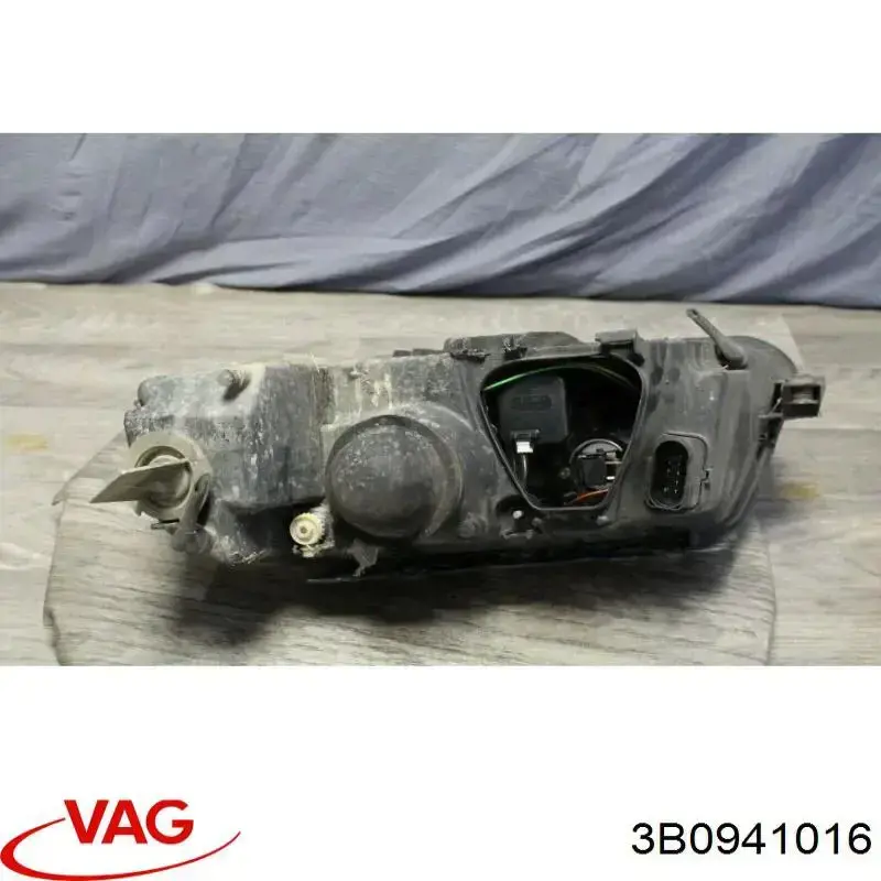 Купити 3B0941016 VAG Права блок фара