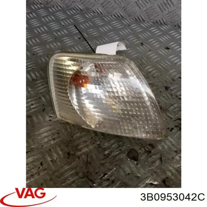 Купити 3B0953042C VAG Вказівник повороту правий