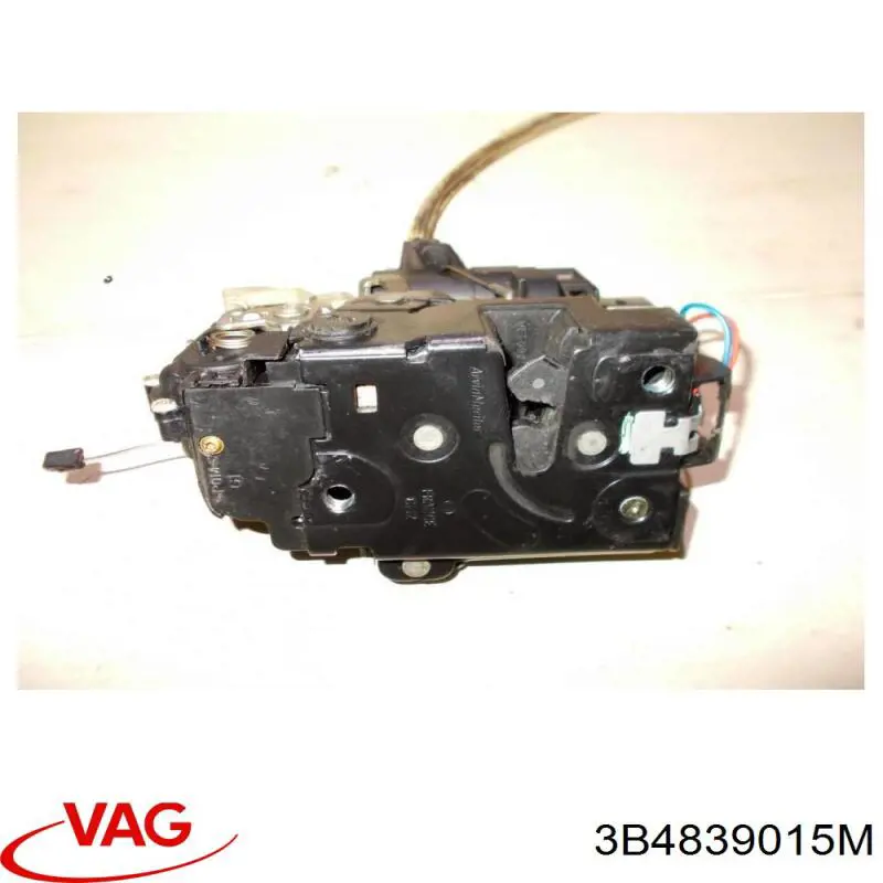Замок задньої двері, лівої VAG 3B4839015M