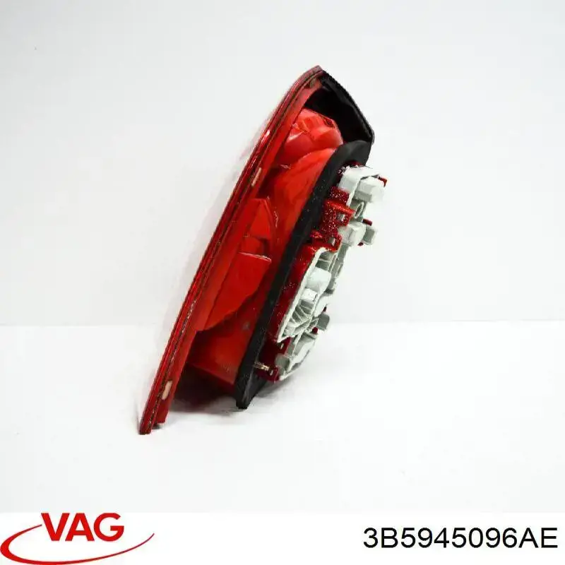 Задні ліхтарі VAG 3B5945096AE ціна, від 37.19 USD