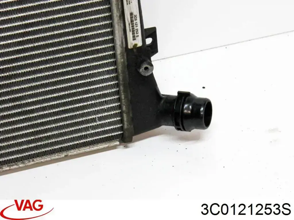3C0121253S VAG Радіатор охолодження двигуна