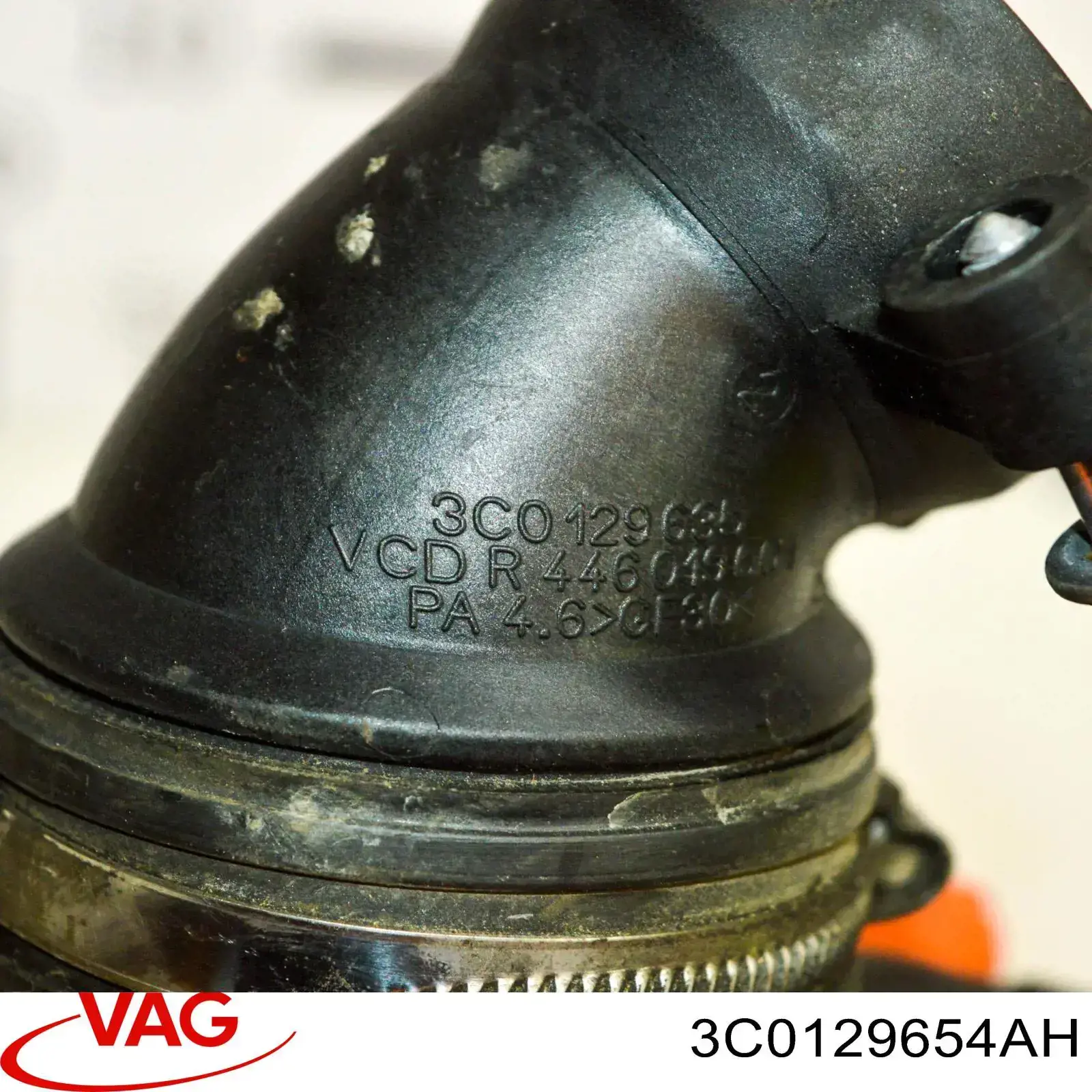 Купити 3C0129654AH VAG Патрубок повітряний, вихід повітряного фільтра