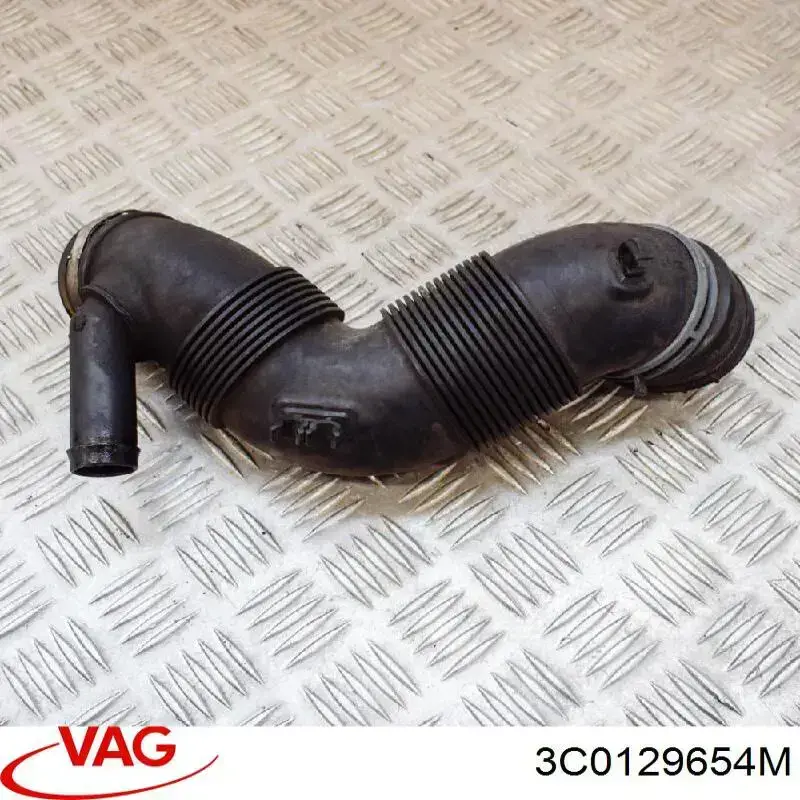 3C0129654M VAG Патрубок повітряний, вихід повітряного фільтра