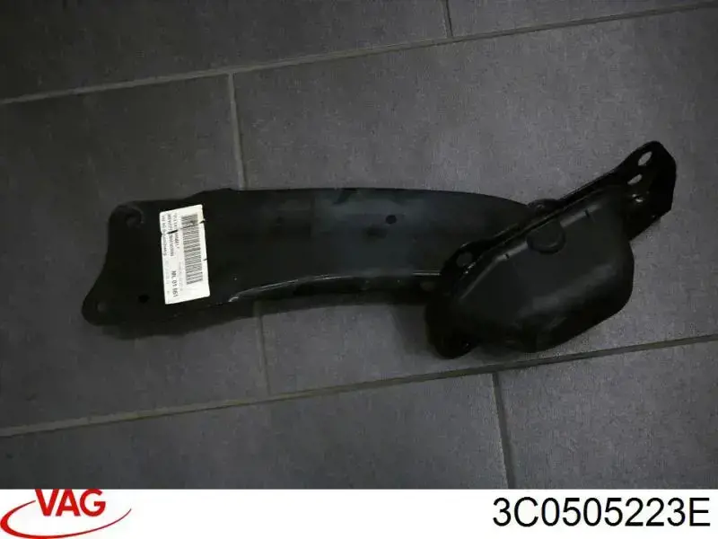 Купити 3C0505223E VAG Важіль/тяга задньої підвіски подовжній нижній, лівий