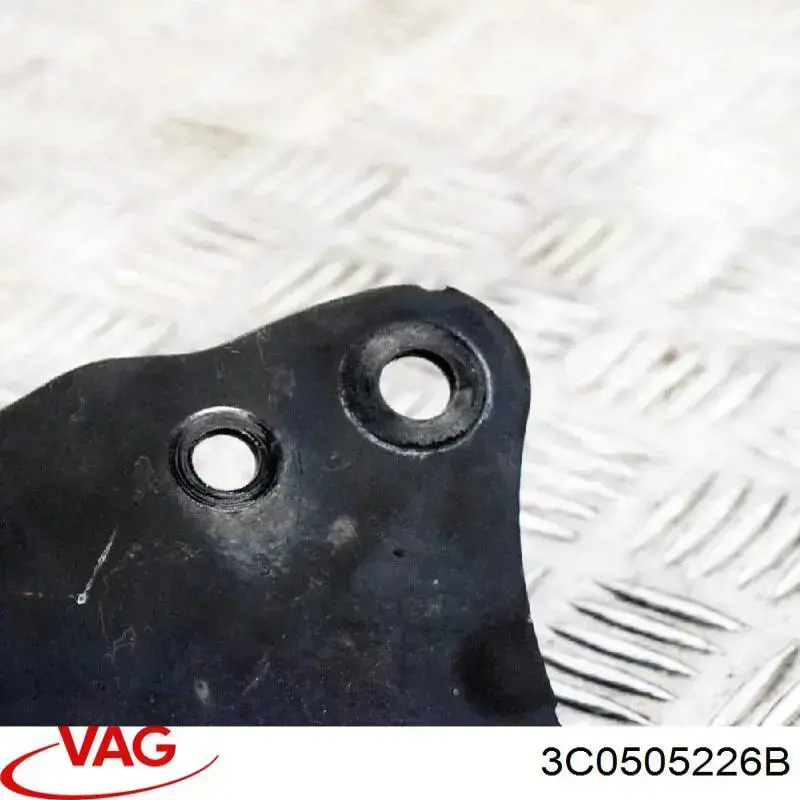 3C0505226B VAG Важіль/тяга задньої підвіски подовжній нижній, правий