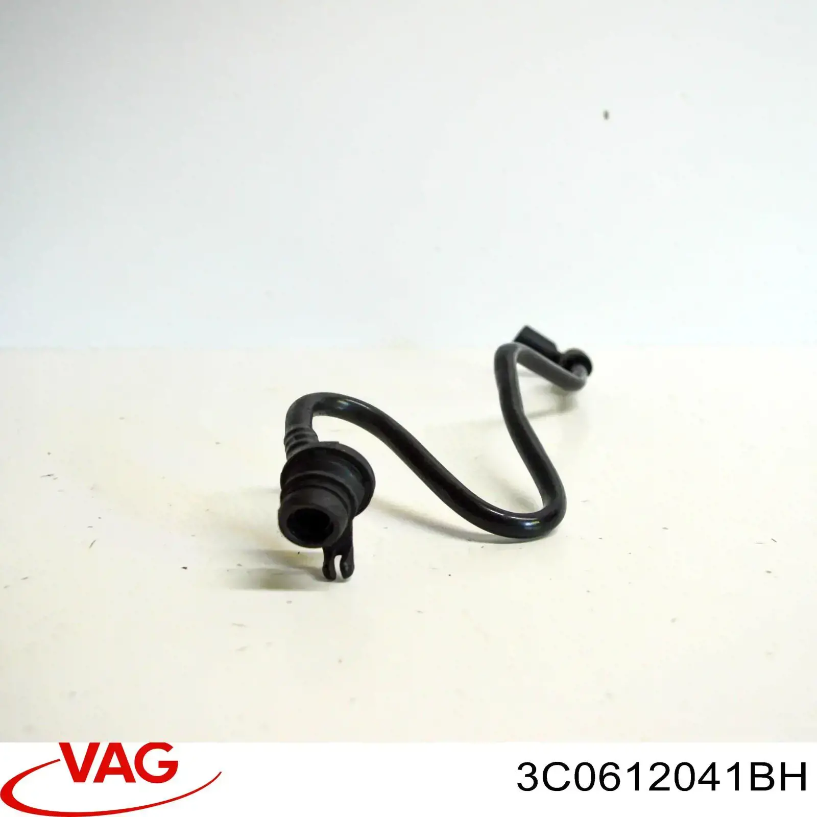 Шланг (патрубок) вакуумного насоса VAG 3C0612041BH ціна, від 15.28 USD