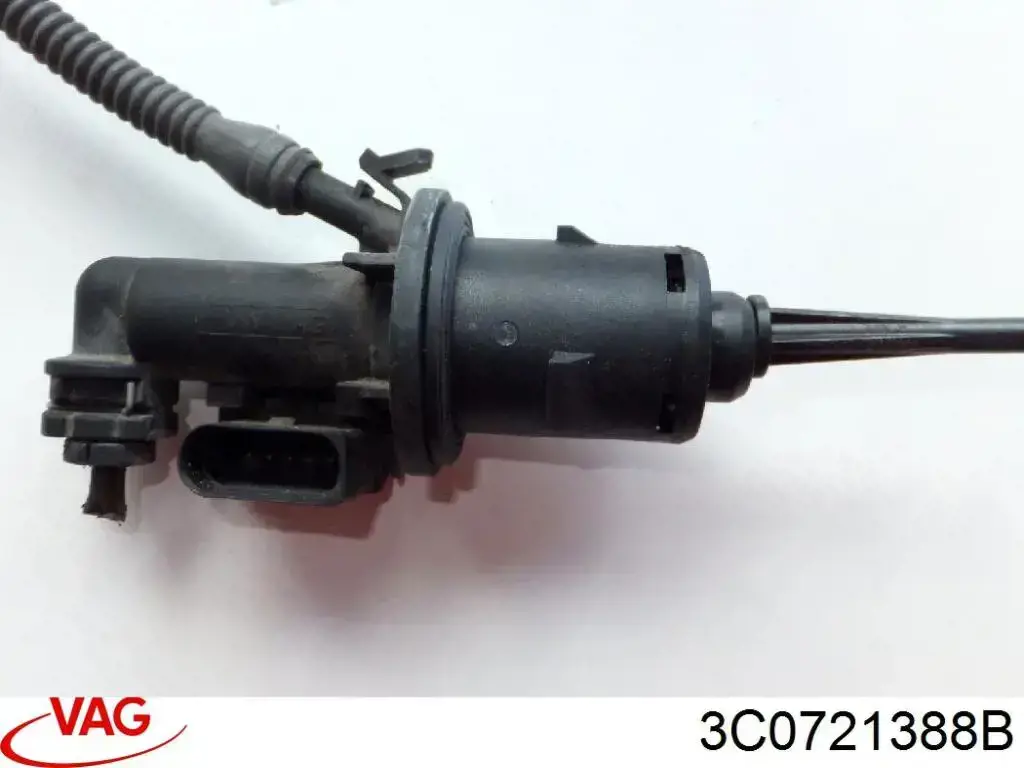 Головний циліндр зчеплення 3C0721388B VAG