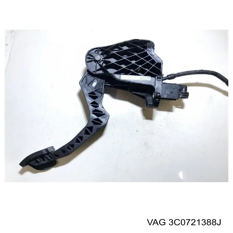 Циліндр зчеплення VAG 3C0721388J