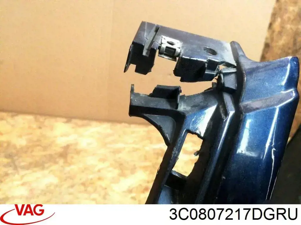 Бампер на авто VAG 3C0807217DGRU ціна, від 39.35 USD