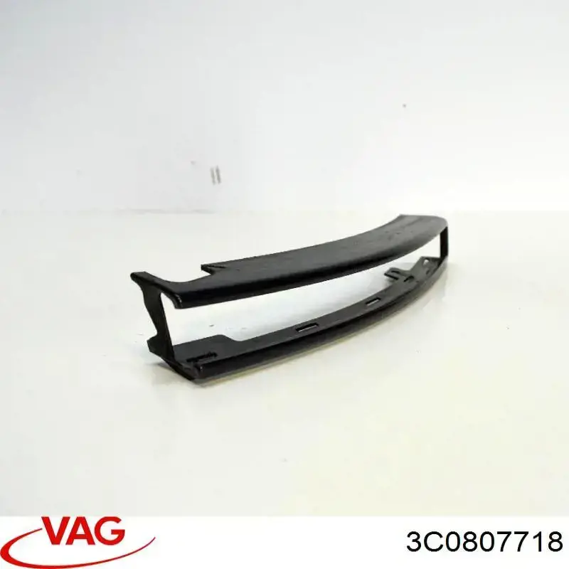 PVW99093MBR Signeda Молдинг переднього бампера, правий