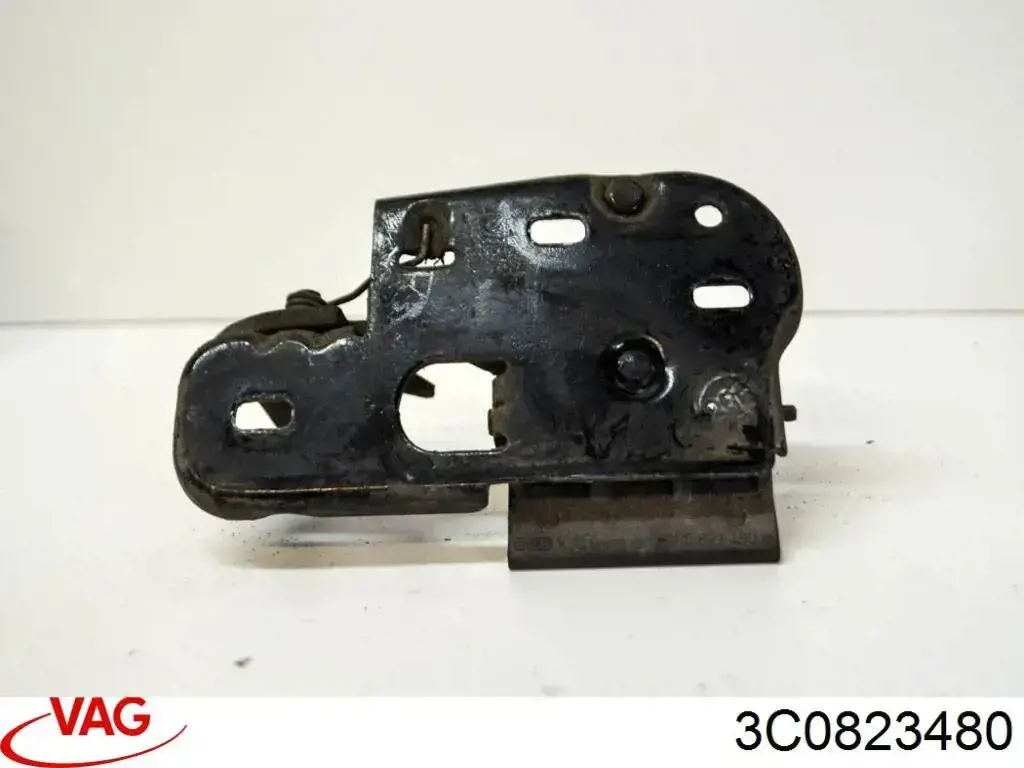 Стояк-гак замка капота 3C0823480 VAG