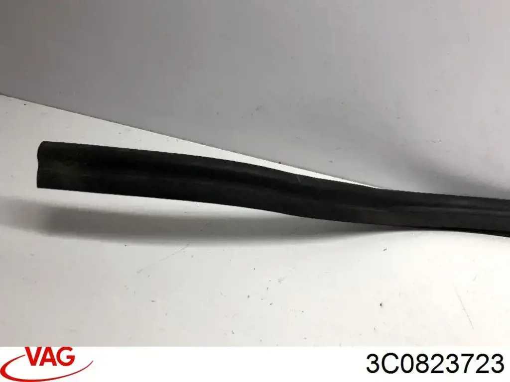  VAG 3C0823723