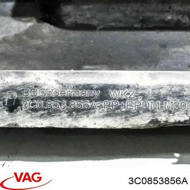 Накладка зовнішня (молдинг) порога, правий VAG 3C0853856A