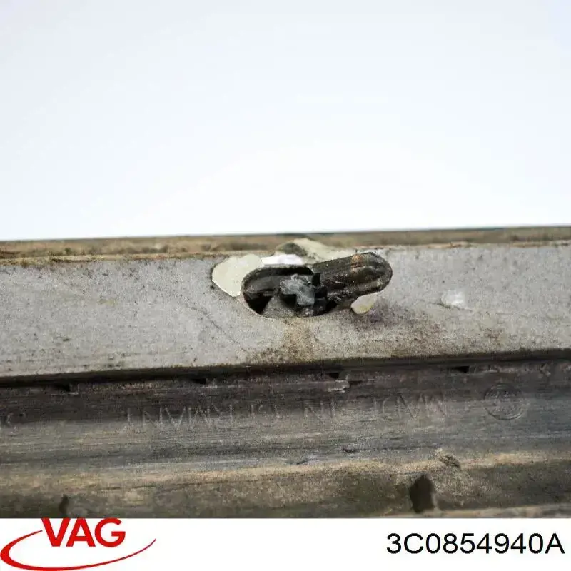 Накладка передньої правої двері 3C0854940A9B9 Diamond/DPA