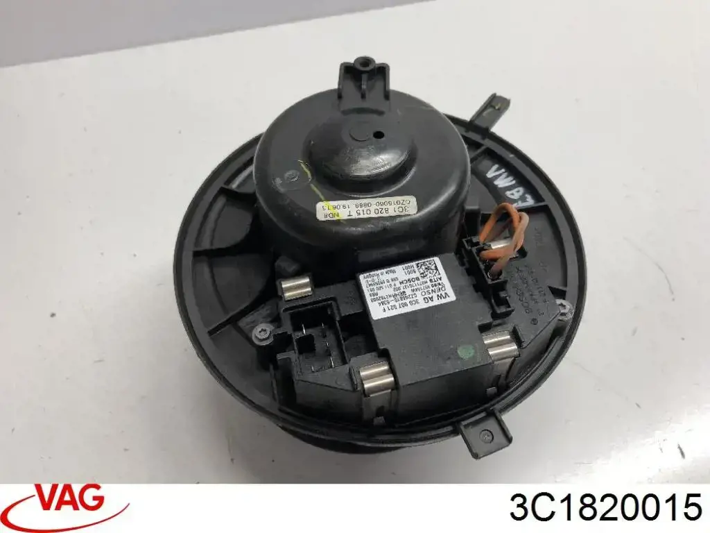 Двигун вентилятора пічки (обігрівача салону) VAG 3C1820015 ціна, від 31.04 USD