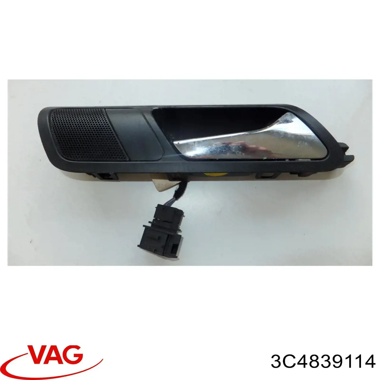 Ручка задньої двері внутрішня права VAG 3C4839114 ціна, від 4.81 USD
